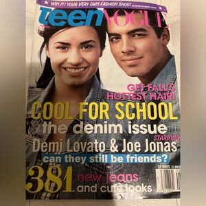 Teen Vogue magazine August 2010 cover with Demi Lovato & Joe Jonas